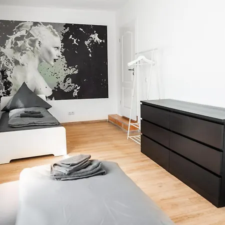 Apartment Grosse Monteurunterkunft 'all-inn' Bei In Ebersheim